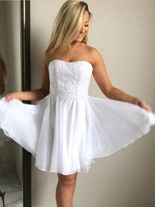 Chic White A-Line Homecoming Dresses | Sweetheart Sleeveless Lace Short Cocktail Dresses