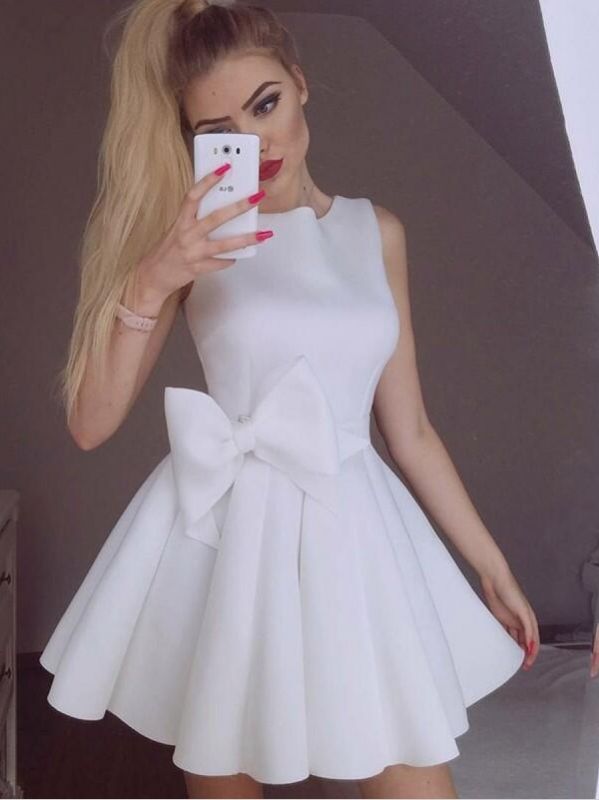 Exquisite White A-Line Homecoming Dresses | Scoop Sleeveless Bows Short Cocktail Dresses