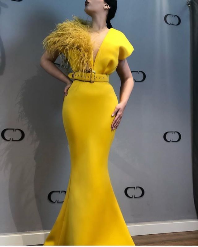 Chic Yellow Mermaid Prom Dresses | V-Neck Evening Gown with Feathers BC0852