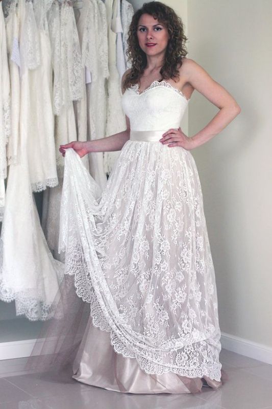 Simple Sweetheart strapless A-line Sleeveless Lace Sash Wedding Dress