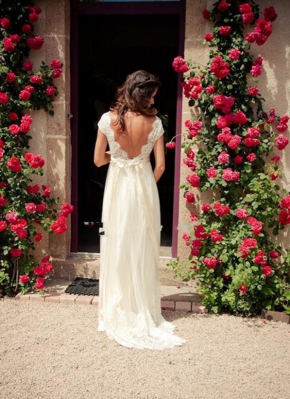 2021 Lace A-line Wedding Dress V Neck Open Back Tropical Elegant Bridal Gowns