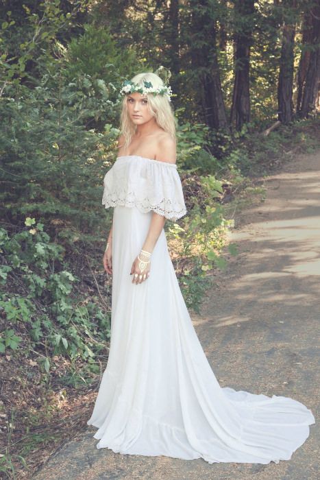 2021 Bohemian A-line Wedding Dresses Off the Shoulder Summer Simple Bridal Gowns