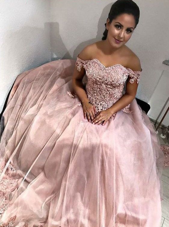 Exquisite Puffy Prom Dresses | Off-The-Shoulder Lace Ball Gowns Quinceanera Dresses