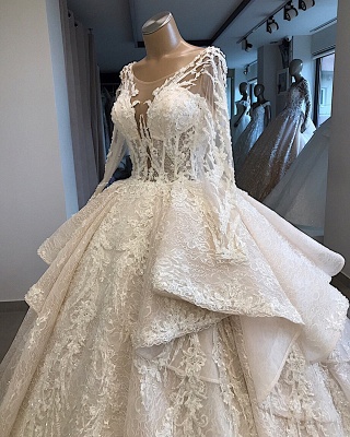 Layered Amazing Long-Sleeves Scoop Appliques Wedding Dresses_4