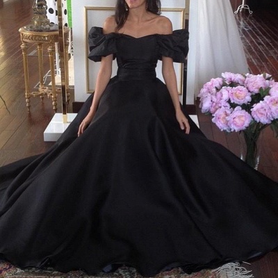 2021 Gothic Black Wedding Dresses Off the Shoulder Puffy Short Sleeves Sexy Bridal Gowns_3