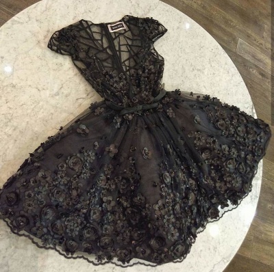 Chic Floral Black Homecoming Dresses | V-Neck Cap Sleeves Beaded Short Cocktail Dresses_3