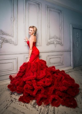 2021 Could Mermaid Wedding Dresses Red Strapless Luxury Ruffles Train Royal Bridal Gowns_7