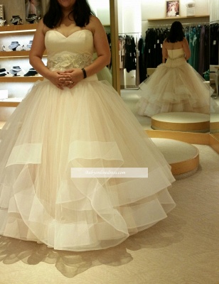 Tiered Exquisite Crystal-Sashes Sweetheart Tulle Sleeveless Ball-Gown Wedding Dresses_1