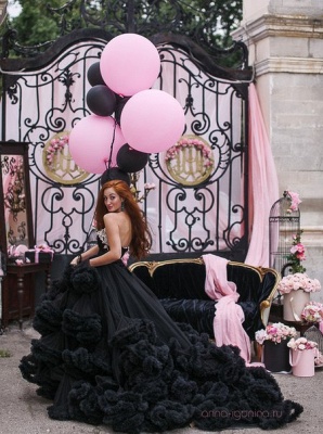 2021 Black Cloud Wedding Dresses Flower Appliques Ruffles Chapel Train Luxury Bridal Gowns_4