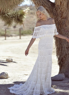 2021 Bohemian Wedding Dresses Off the Shoulder Scalloped Crochet Lace Beach Bridal Gowns_2